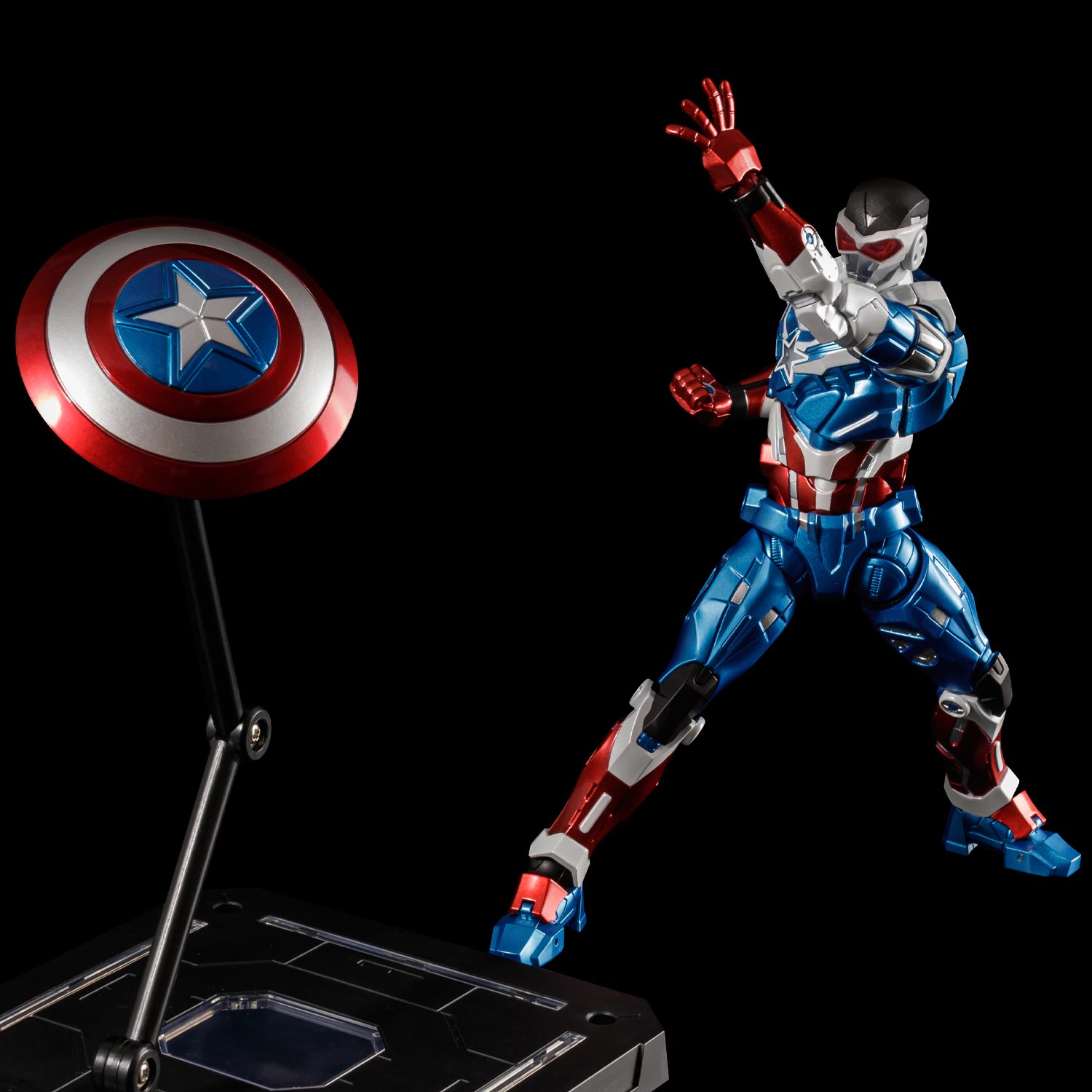 FIGHTING ARMOR Captain America (Sam Wilson)